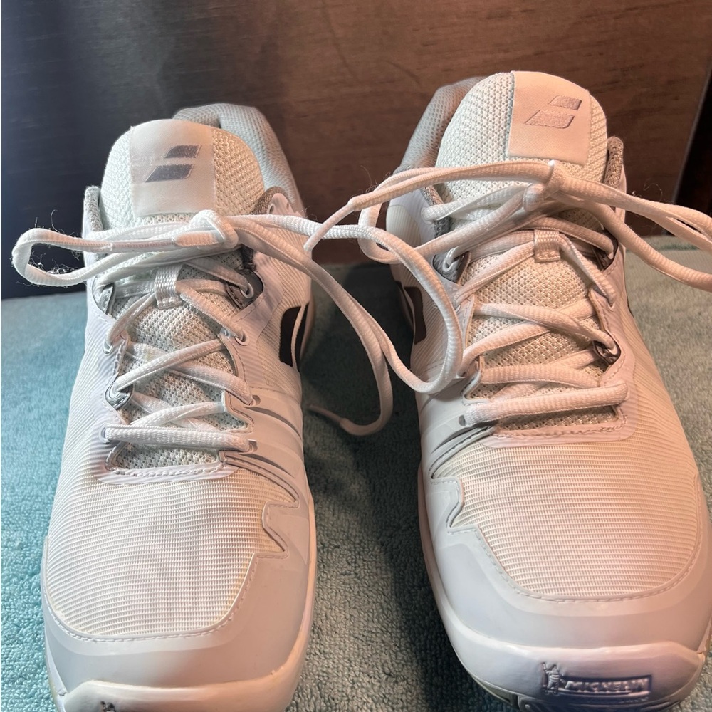 Babolat athletic Men's White/silver Michelin rubber on outer sneakers size 8.5